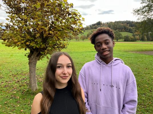 Schülersprecher*innen: Andreea und Ryan